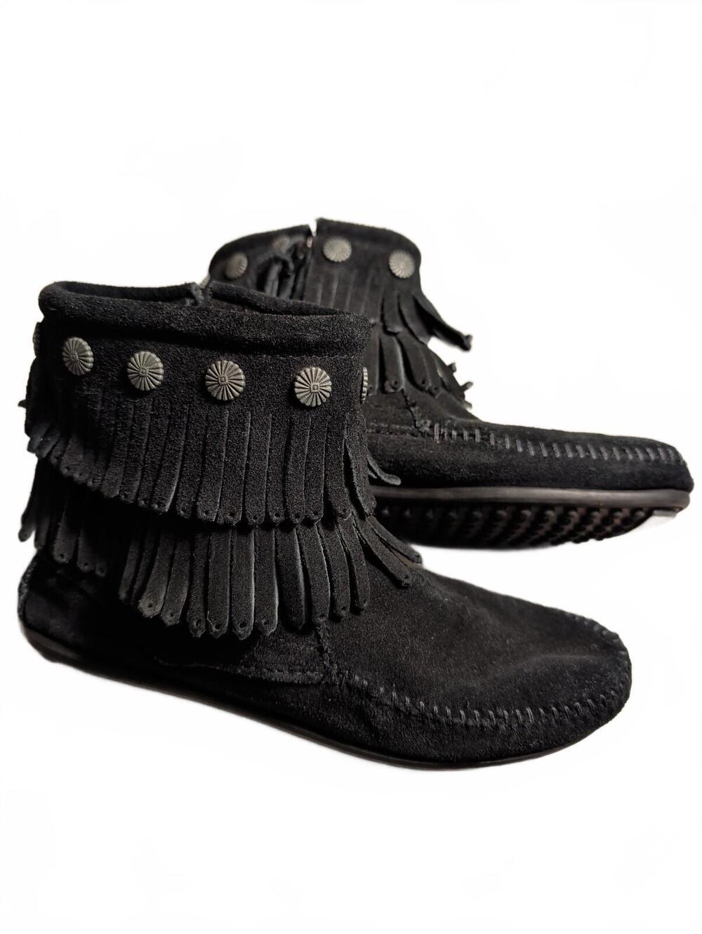 Minnetonka Black Suede Moccasin Fringe Ankle Boots Womens Size 6 Boho Earthy